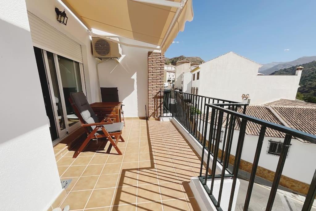 Balcon Hacia La Montana Appartement Guejar Sierra Buitenkant foto
